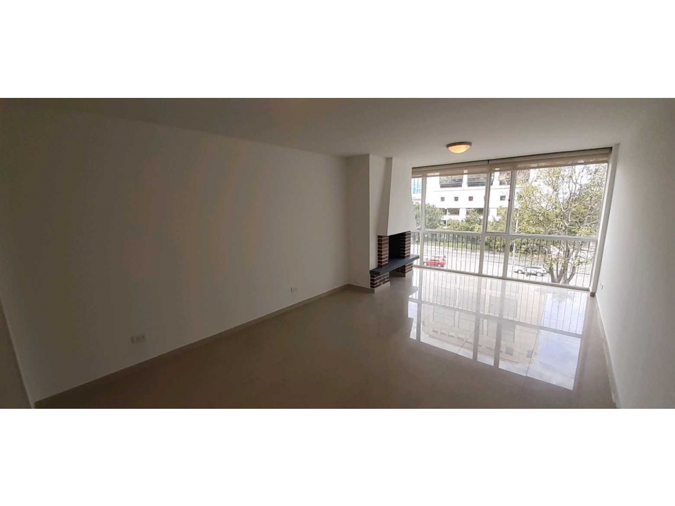 Vendo Apto 83 m2 Santa Barbara Alta piso 4 exterior claro, ascensor