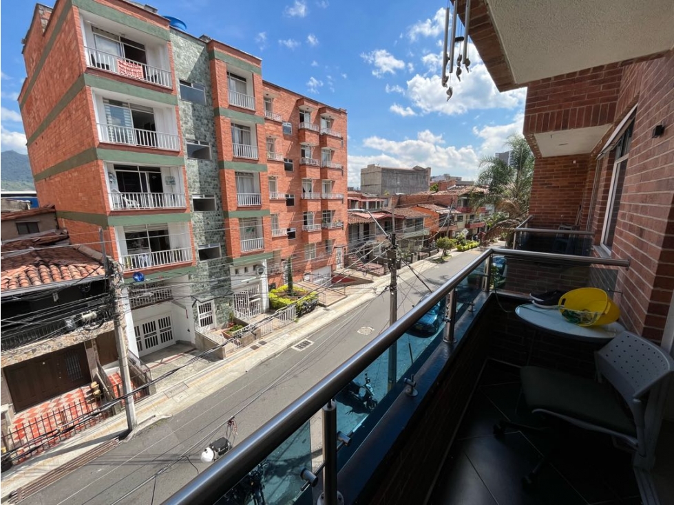 Vendo Apto 92m2 en El Dorado en Edificio con Parqueadero