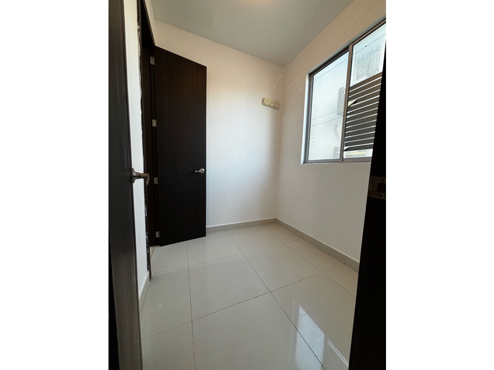 VENDO HERMOSO APTO CERCA AL CC VIVA — foto 4