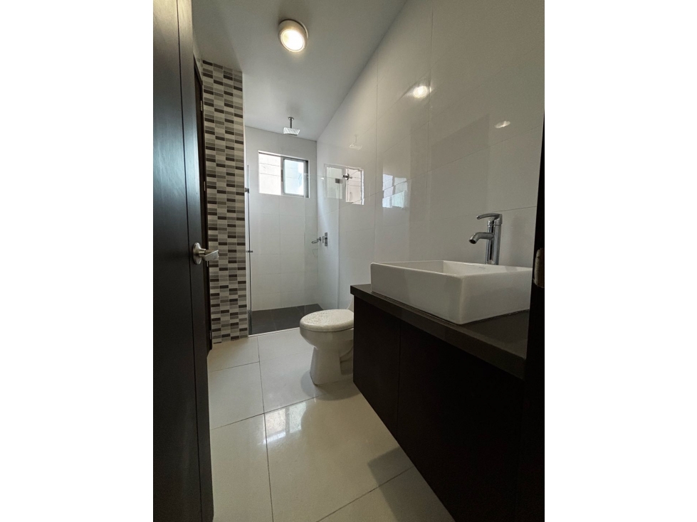 VENDO HERMOSO APTO CERCA AL CC VIVA — foto 6