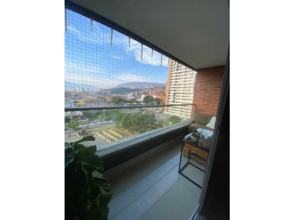 Vendo Apto Ciudad del Rio, Área 89 mtrs, $750
