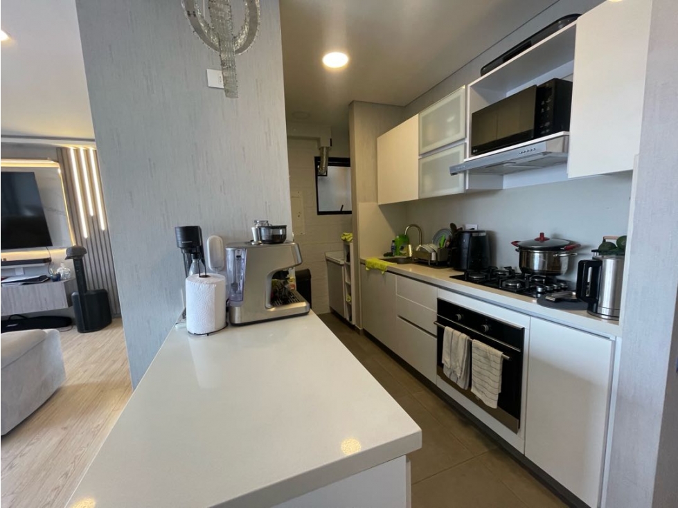 Vendo apto Ciudad Salitre + 2 hab + 68m2 + balcón+ piso.24 — foto 3
