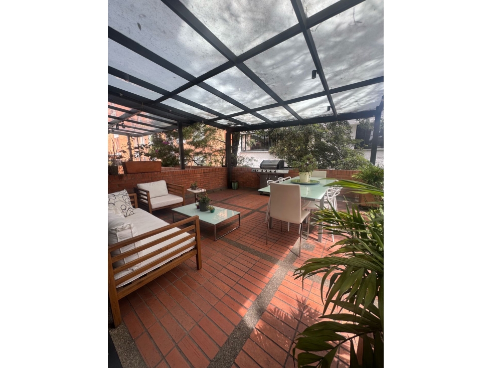 Vendo apto duplex con terraza en Santa Paula