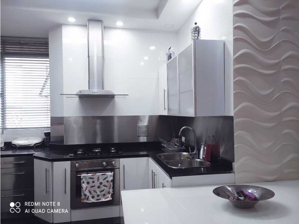Vendo/Arriendo Apto Amoblado en Chico Reservado.2 hbs,gjes,balcón.YG — foto 6