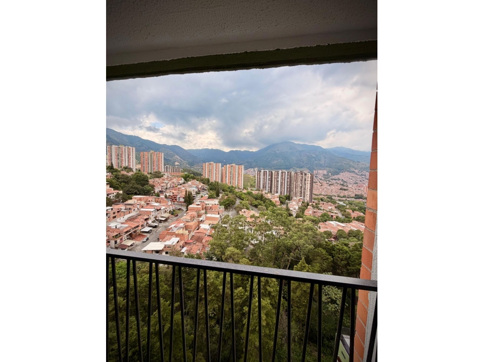 VENDO APTO EN LOS PUERTOS OBRA GRIS