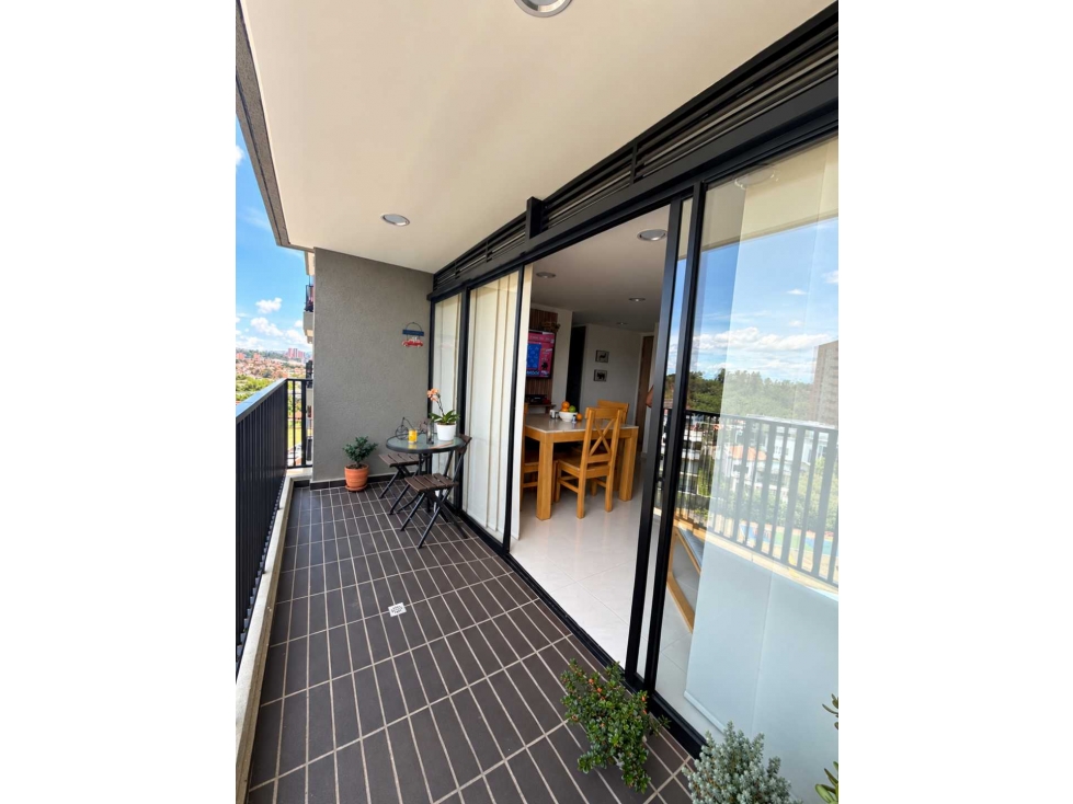 VENDO APTO EN RIONEGRO $525MM ÁREA60MT2 PISO8 2HABIT 2BAÑOS 1 PARQUEAD