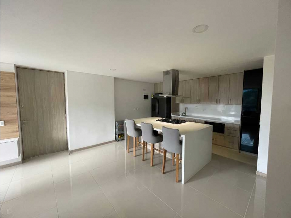 Vendo Apto Envigado Chigui Área 80.80 mtrs $680 — foto 3