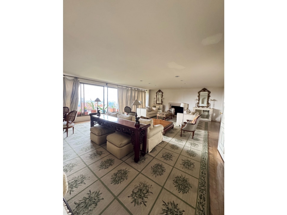 Vendo apto exclusivo en el Refugio para remodelar