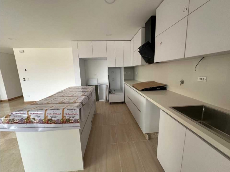 Vendo Apto Laureles Estrenar 130 Mtrs, $910 — foto 3