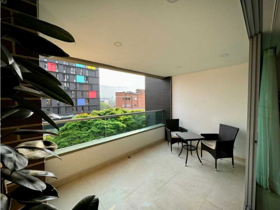 Vendo Apto laureles Área 129 mtrs, $890 - 6