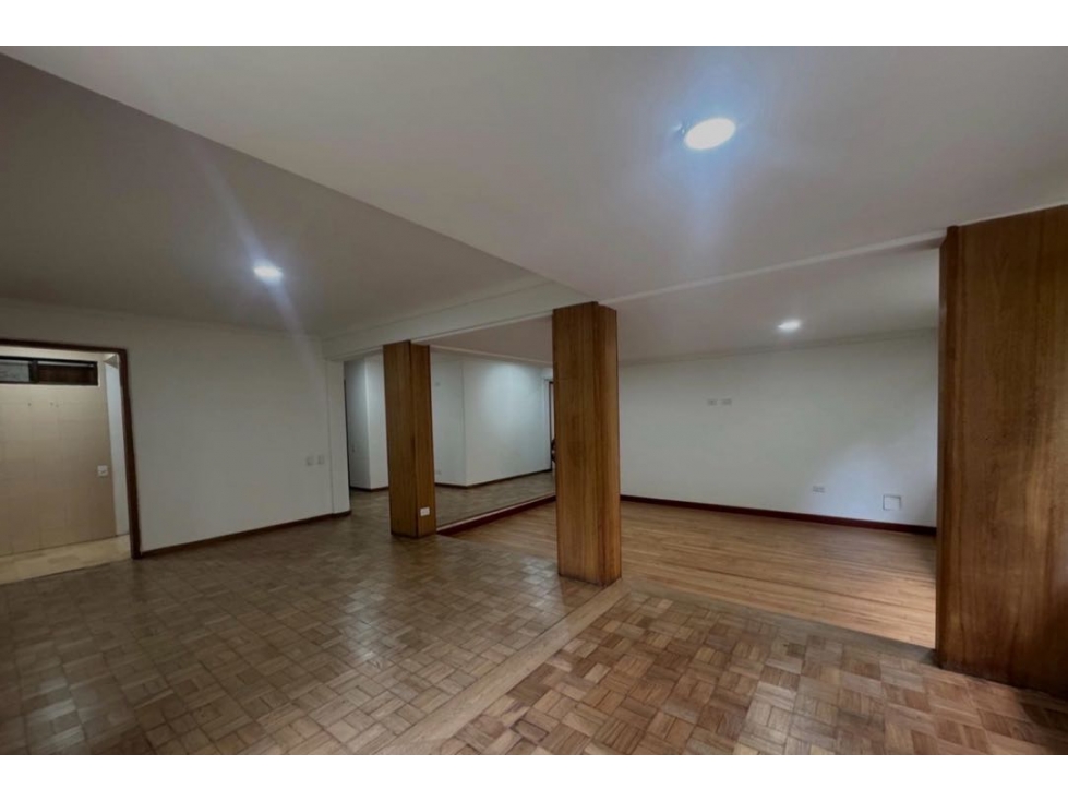 VENDO APTO PARA REFORMAR PARTE BAJA EL POBLADO — foto 2