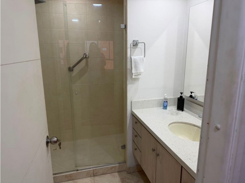 VENDO APTO PARTE BAJA POBLADO — foto 6
