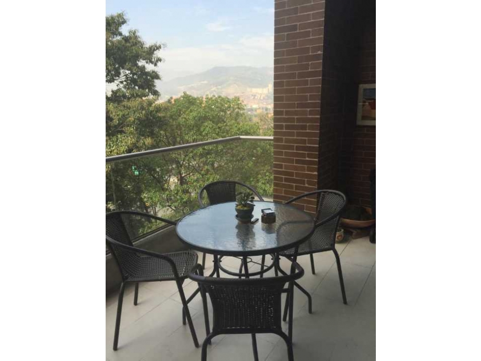 Vendo Apto Poblado Oviedo, Área 102 mtrs, $900