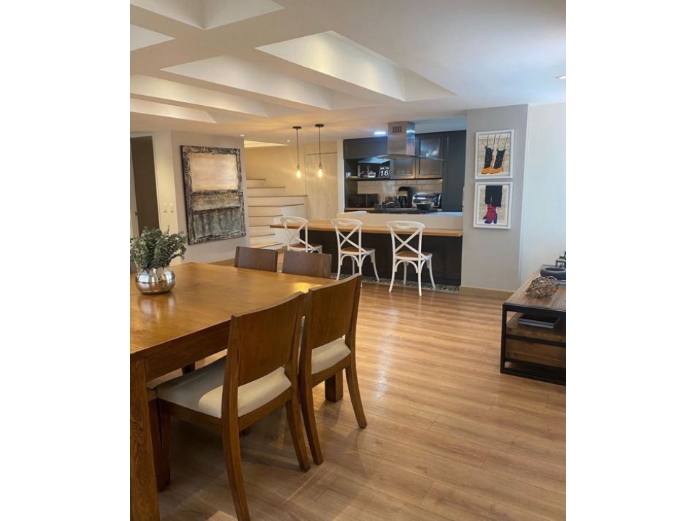 Vendo apto remodelado duplex con Terrazas en Chico de 4 alcobas