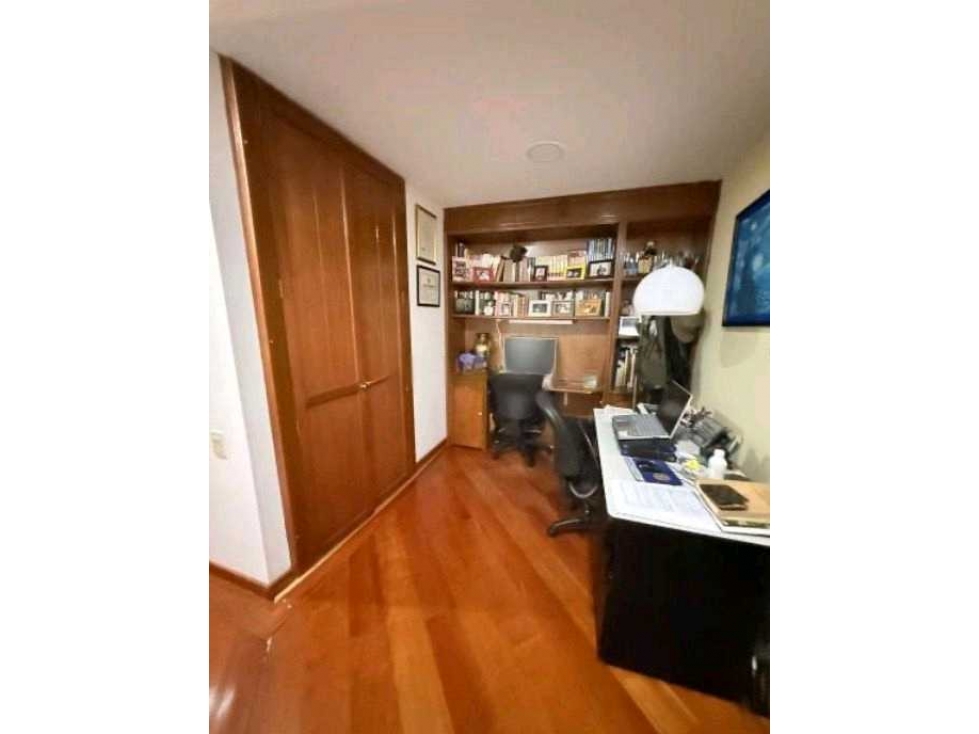 VENDO APTO REMODELADO EN CHICO — foto 3