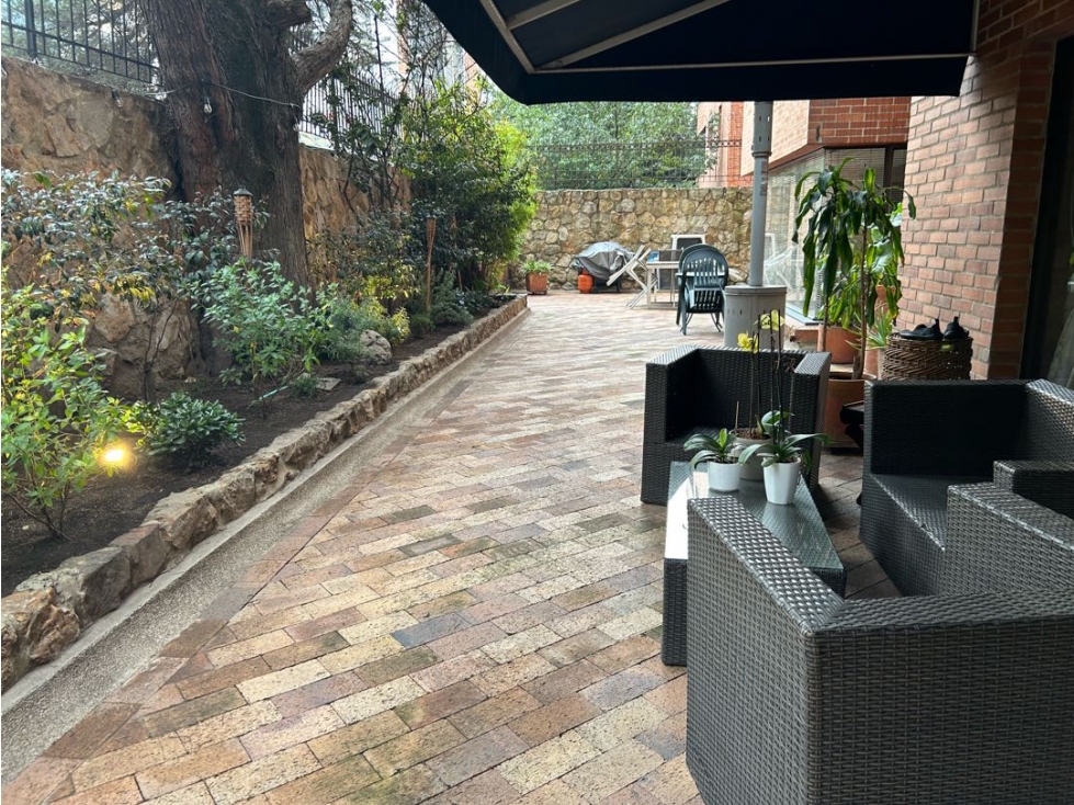 VENDO APTO ROSALES BAJO, 4 ALCOBAS. 240 mts + 200 mts DE TERRAZA