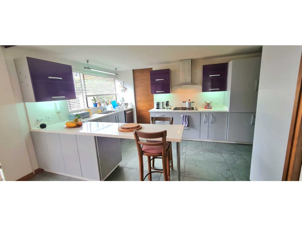Vendo Santa Bárbara remodelado frente parque 3 alcobas estudio3 garaje — foto 4