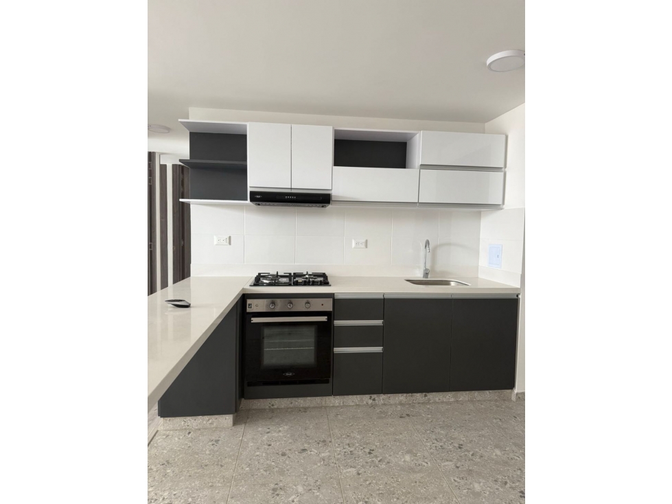 Vendo Apto santaTeresa. Calle 170-3 habs,balcón,Gjes,piso 10-$730-YG — foto 6