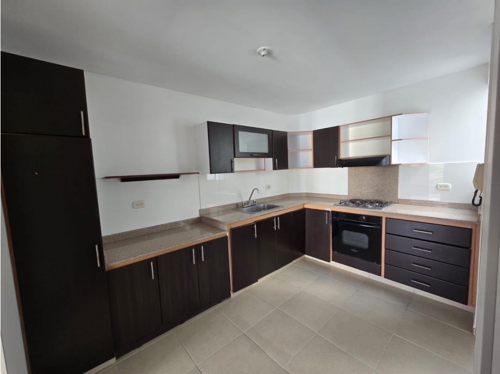 Vendo apto + Cali comuna 17 + 87 m2 + 3 hab + balcon + 6 piso — foto 4