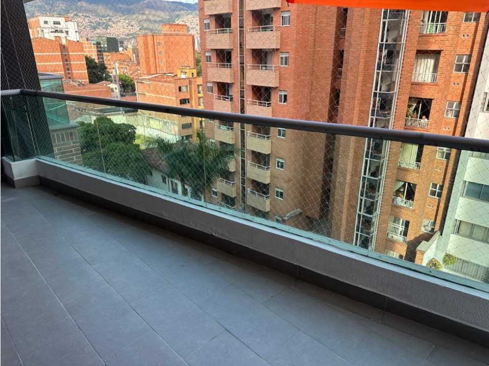 Vendo Aptos laureles Área 133 Mtrs, $980