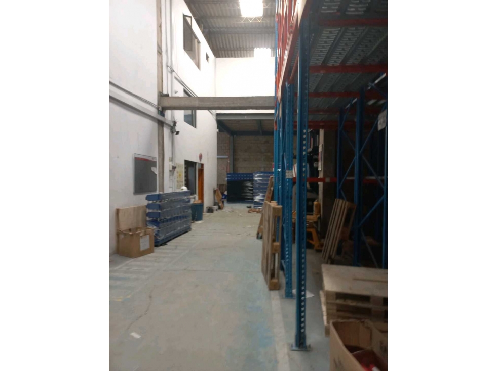 VENDO / ARRIENDO BODEGA BARRIO 12 DE OCTUBRE BOGOTÁ
