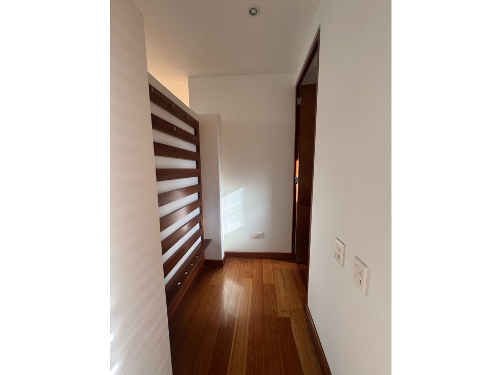 Vendo - arriendo casa en San Simón. Con mucha luz y gran lote — foto 2