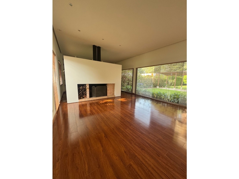Vendo - arriendo casa en San Simón. Con mucha luz y gran lote — foto 5