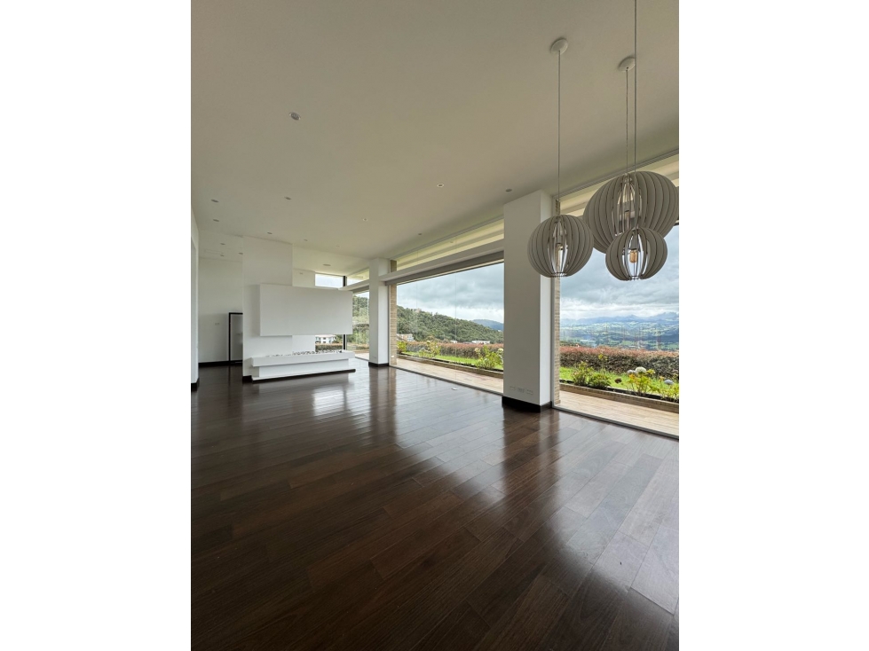 Vendo - arriendo casa en Yerbabonita conjunto club house