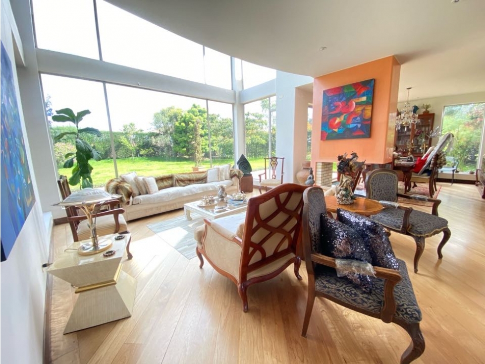 Vendo - arriendo casa San Simón, amplios espacios y jardín - 3