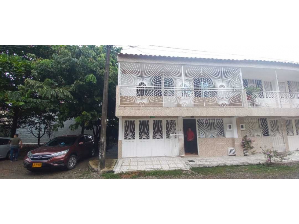 Vendo/Permuto Casa esquinera con Parqueadero sector Vía Catama - 1