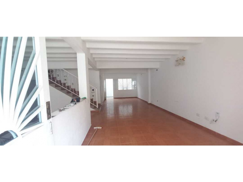 Vendo/Permuto Casa esquinera con Parqueadero sector Vía Catama - 3