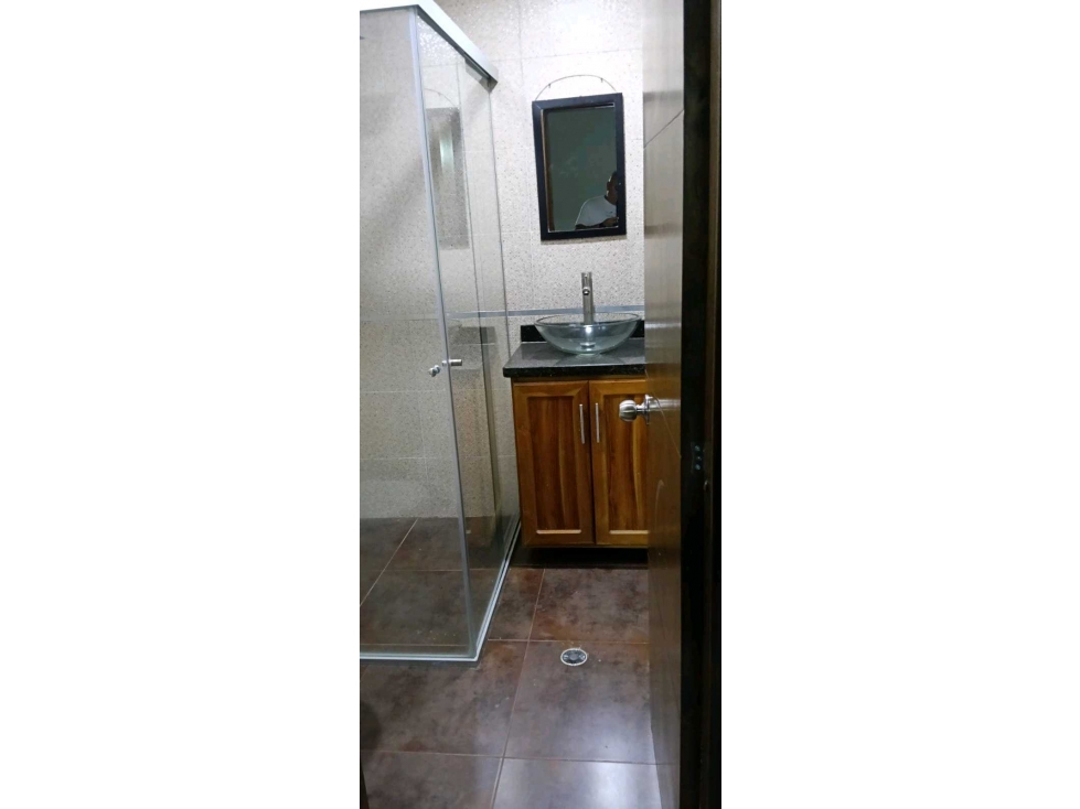 VENDO ÇASA EN LAURELES MEDELLIN — foto 2