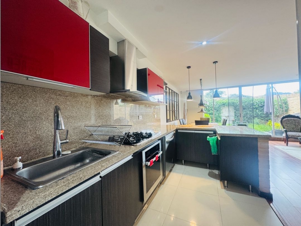 Vendo Bella casa de tres niveles en chia en conjunto cerrado. — foto 4