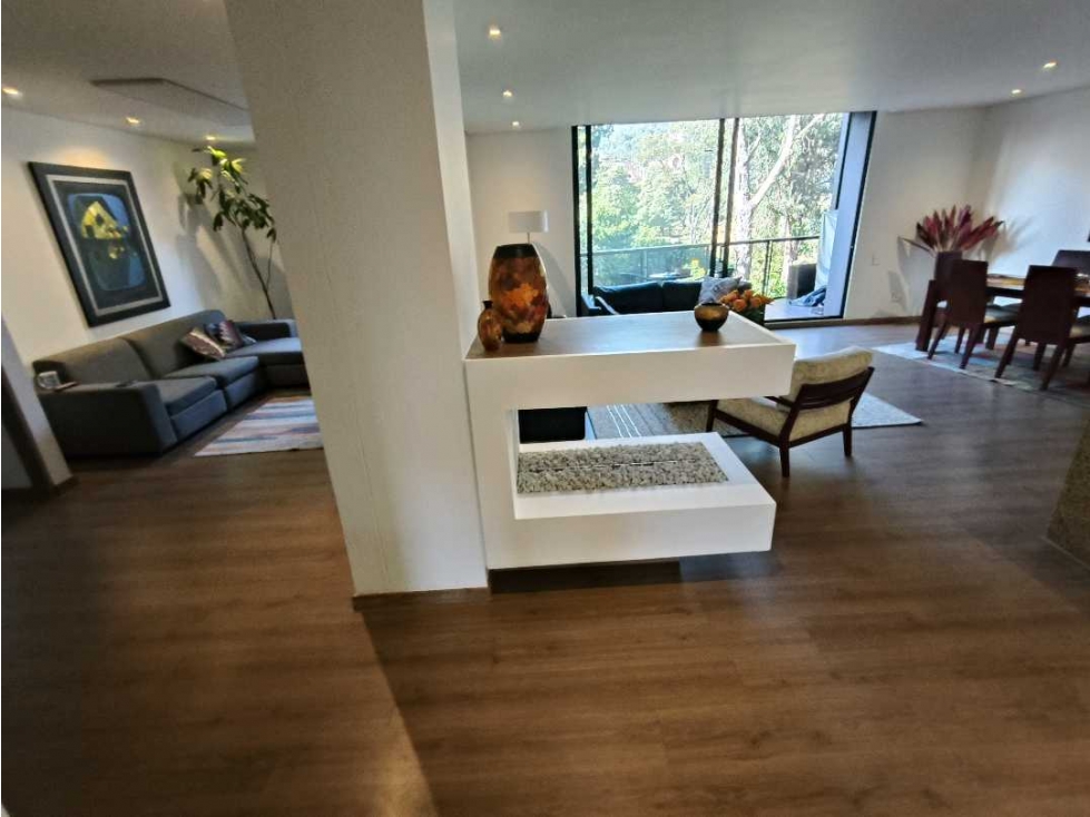 Vendo Bella Suiza 3 alcobas/baño estudio 3 garajes Balcón — foto 3