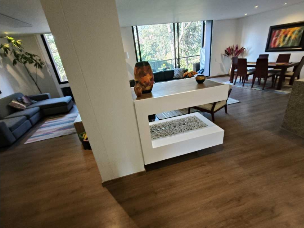 Vendo Bella Suiza 3 alcobas/baño estudio 3 garajes Balcón — foto 2