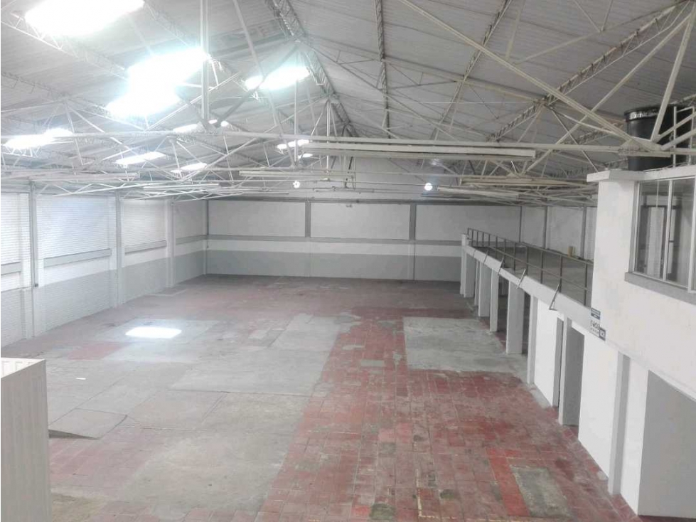 VENDO BODEGA AVENIDA DE LAS AMERICAS. SAN RAFAEL