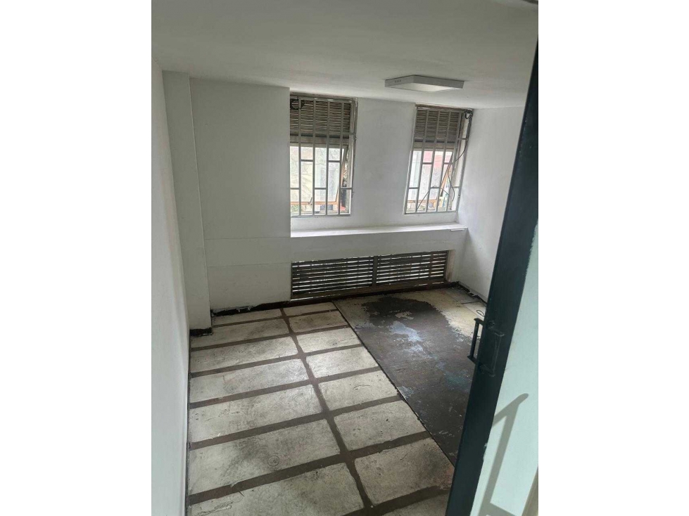 VENDO BODEGA CERCA A LA MAYORISTA EN ITAGUI - 4
