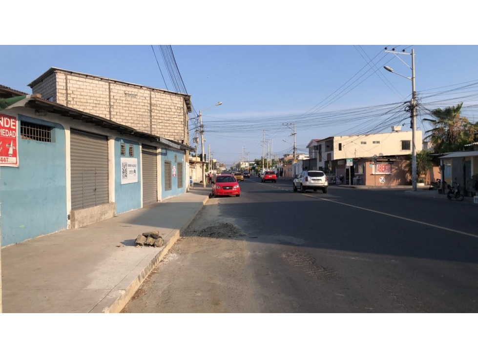 Vendo Bodega/Casa en Av Céntrica en Salinas - 5