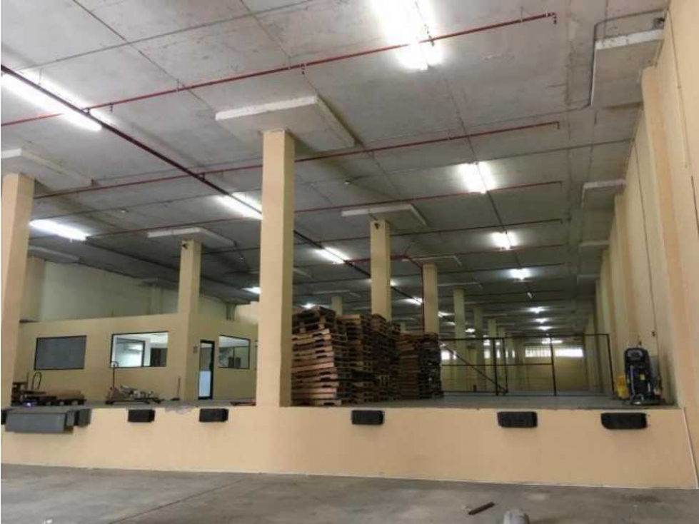 En venta bodega en Cocosolito Colón — foto 6