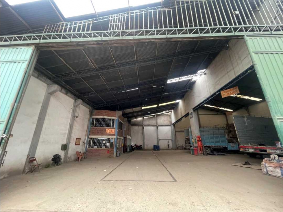 VENDO BODEGA EN MONTEVIDEO 528m², — foto 2