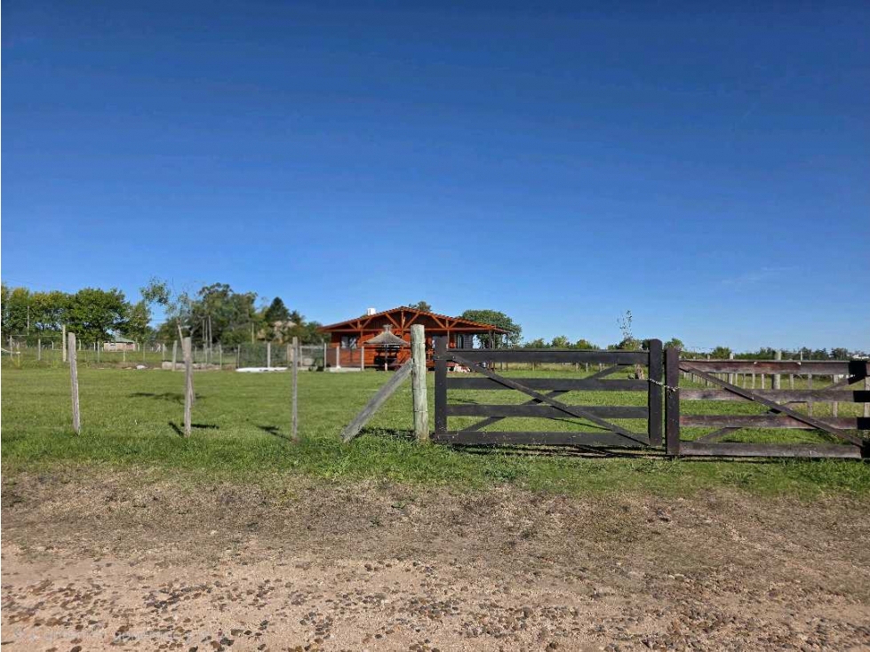 Vendo Cabaña Con Pileta en Concepción del Uruguay, Entre Ríos. - 1