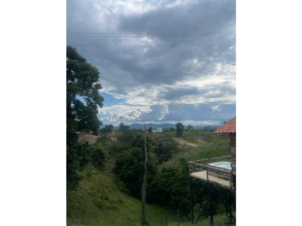 VENDO LOTE 10.400MTS CON CABAÑA VIA ALCALA