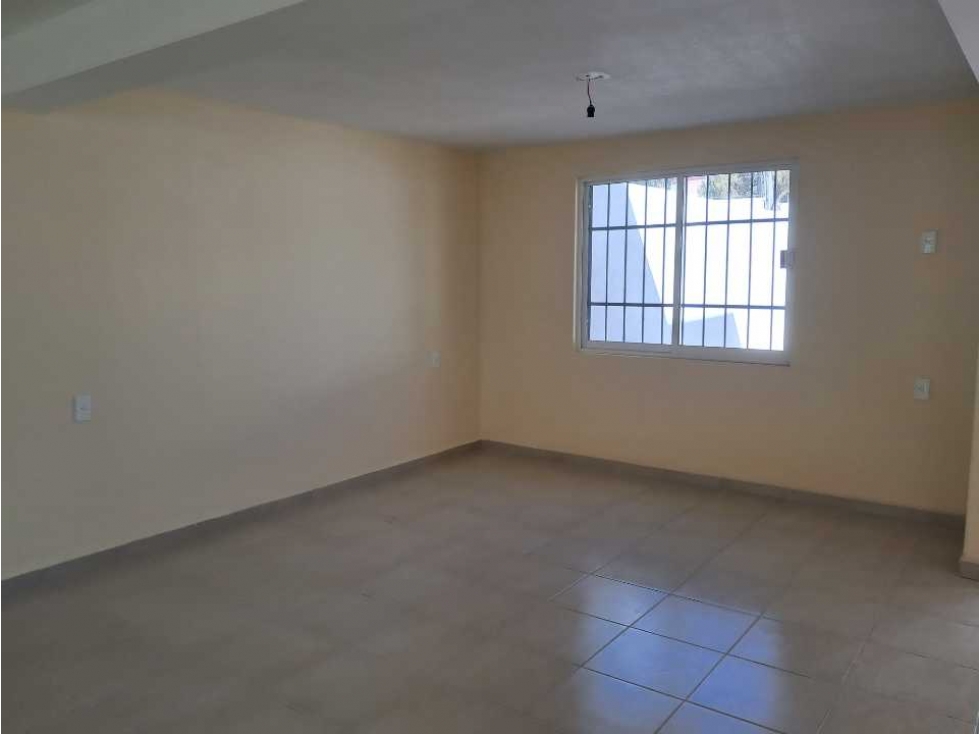 Vendo casa de 2 niveles y amplio jardín, en Acayuca Zapotlan Hgo - 3