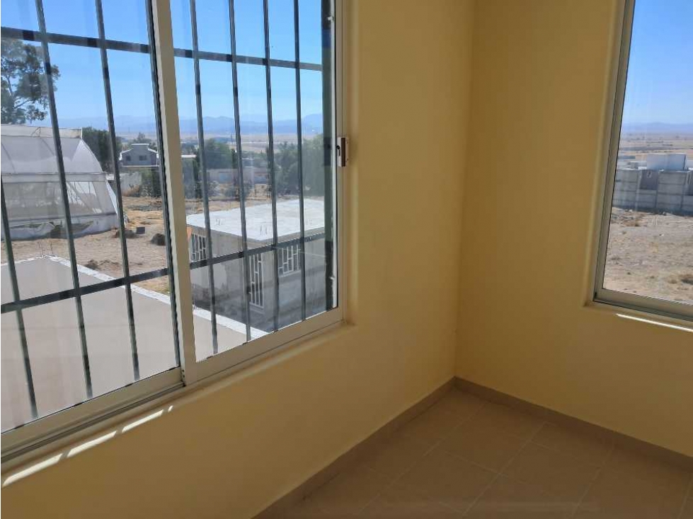 Vendo casa de 2 niveles y amplio jardín, en Acayuca Zapotlan Hgo - 5