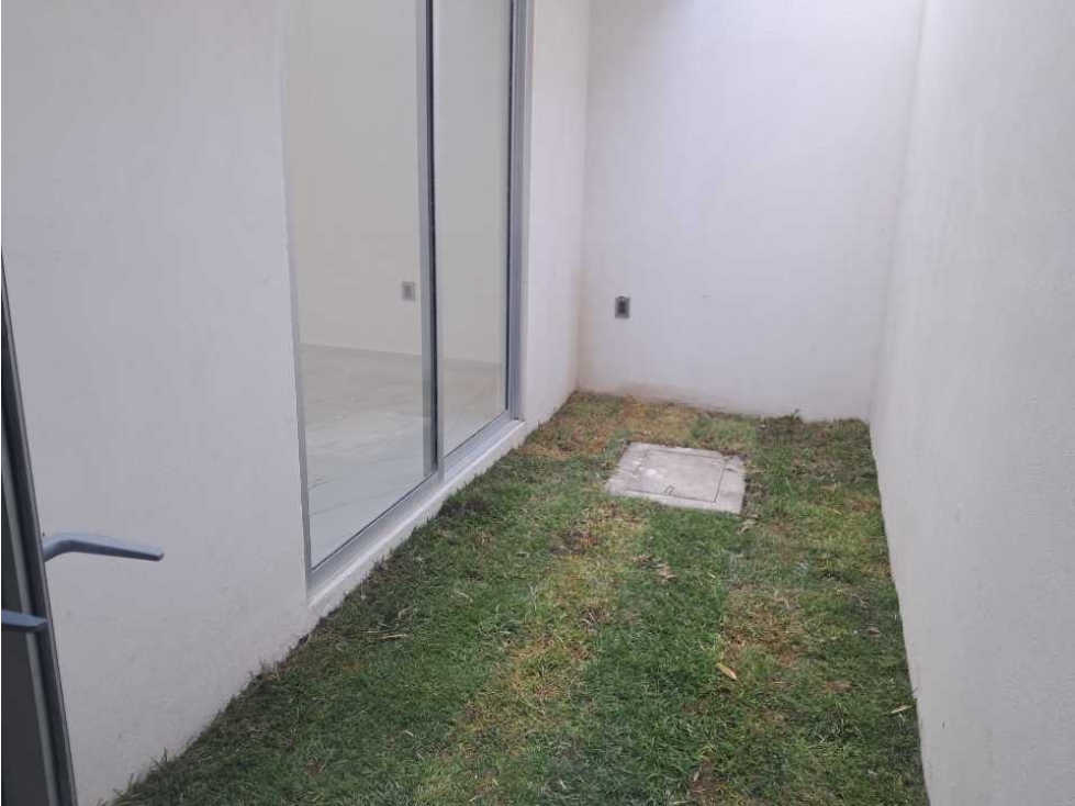 Venta Casa Residencial 4 recámaras en La Hacienda, Villas del Álamo - 3