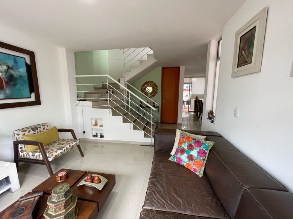 Vendo casa amplia casa en Mirolindo + 220m2+4 hab+ área social - 3