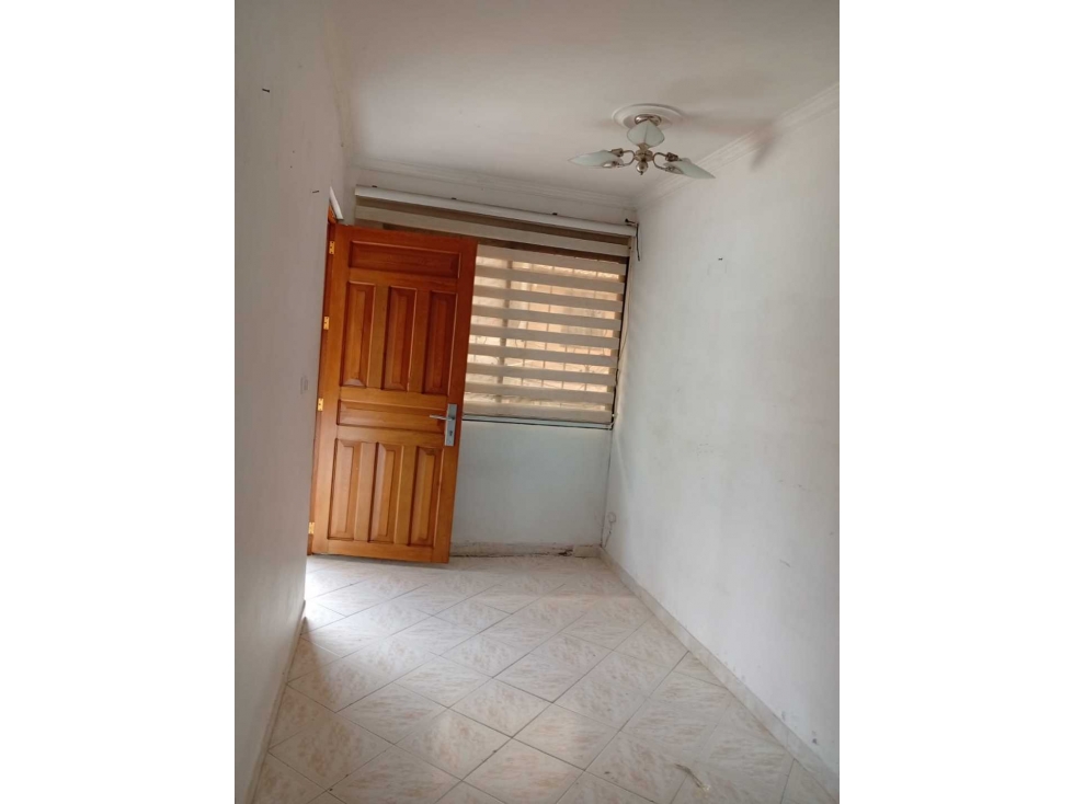 VENDO CASA 2 PISO EN BOYACA LAS BRISAS-CERCA A LA CARLOS HOLGUÌN — foto 3