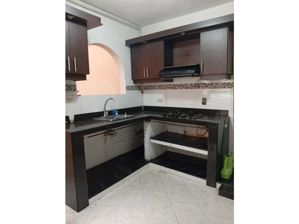 VENDO CASA 2 PISO EN BOYACA LAS BRISAS-CERCA A LA CARLOS HOLGUÌN — foto 6