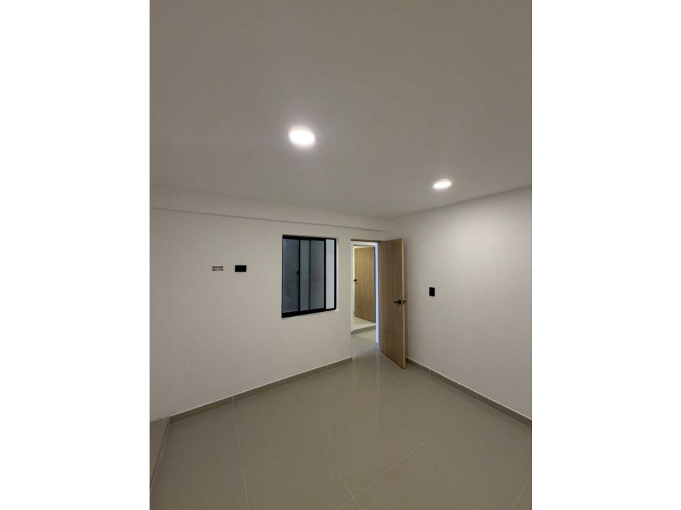 VENDO CASA 2 PISO EN CASTILLA TOTALMENTE REMODELADA — foto 5