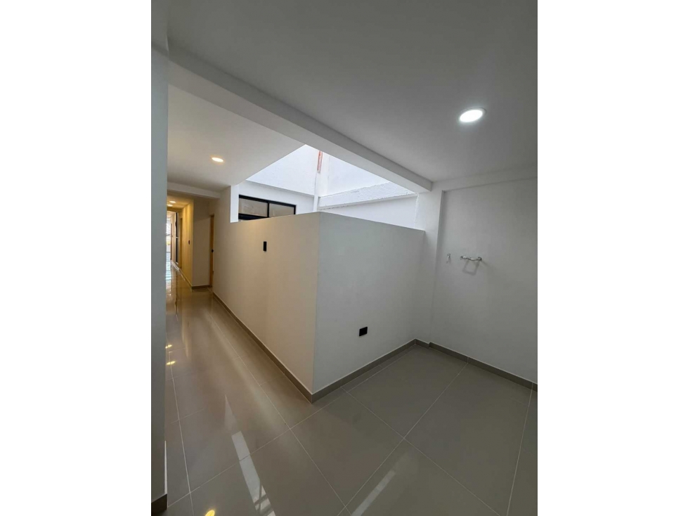 VENDO CASA 2 PISO EN CASTILLA TOTALMENTE REMODELADA — foto 6